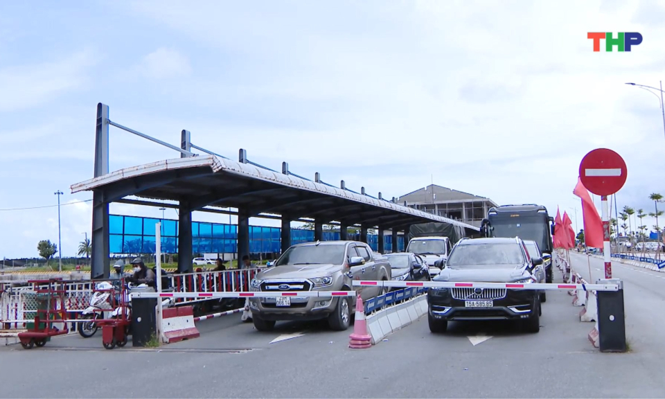 Bảo đảm vận h&agrave;nh th&ocirc;ng suốt bến ph&agrave; Đồng B&agrave;i - C&aacute;i Viềng