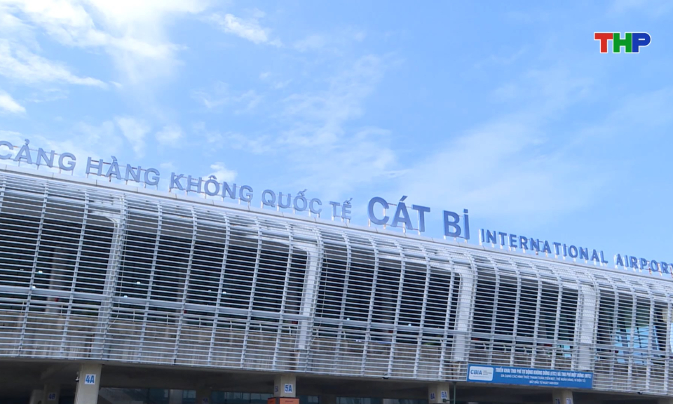 Gần 83 triệu lượt kh&aacute;ch qua cảng h&agrave;ng kh&ocirc;ng trong 8 th&aacute;ng