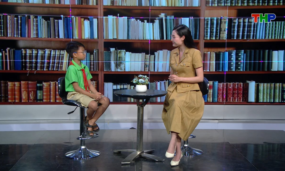 Lăng k&iacute;nh tuổi hoa: Lớp học l&agrave;ng nghề