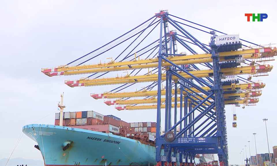 H&agrave;ng h&oacute;a qua cảng biển Hải Ph&ograve;ng tăng 8% trong 8 th&aacute;ng