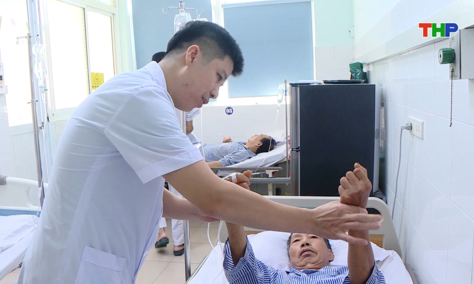 Ph&aacute;t hiện, sơ cấp cứu kịp thời cho bệnh nh&acirc;n đột quỵ 