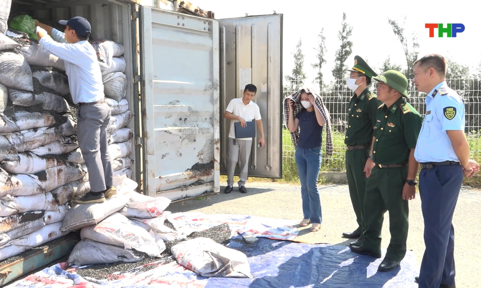 Bắt giữ container h&agrave;ng h&oacute;a vận chuyển tr&aacute;i ph&eacute;p tại cảng Hải Ph&ograve;ng