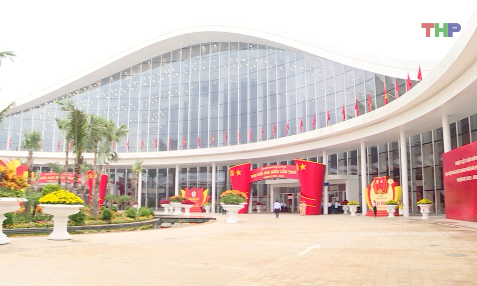 Kh&ocirc;ng kh&iacute; h&acirc;n hoan ch&agrave;o mừng Đại hội Đảng bộ th&agrave;nh phố 