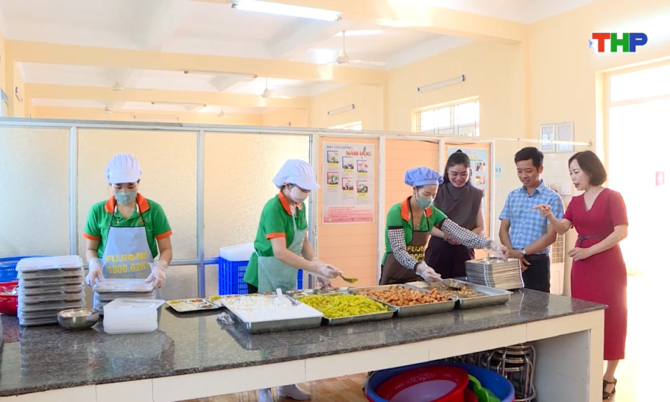 Ph&aacute;p luật v&agrave; cuộc sống: Bảo đảm an to&agrave;n thực phẩm bếp ăn trường học