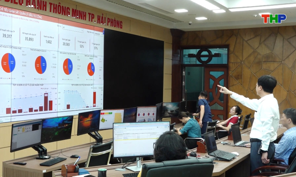 Ph&aacute;t triển hạ tầng số, th&uacute;c đẩy ch&iacute;nh quyền điện tử