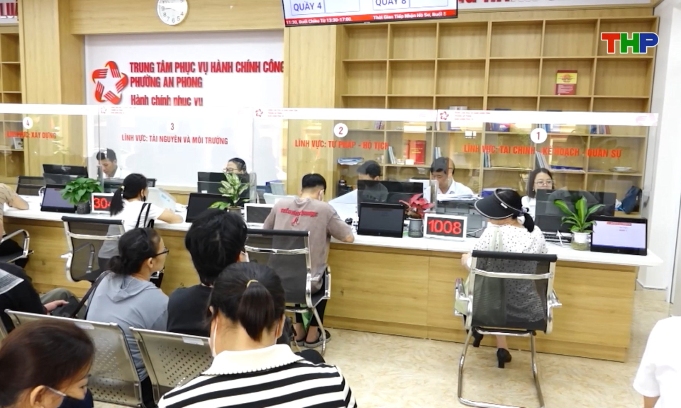 Hỗ trợ người d&acirc;n, doanh nghiệp sử dụng dịch vụ c&ocirc;ng trực tuyến