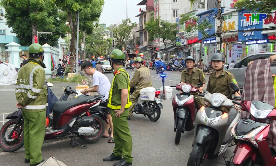 An toàn giao thông: Chung tay lập lại trật tự đường hè, hướng tới đô thị văn minh