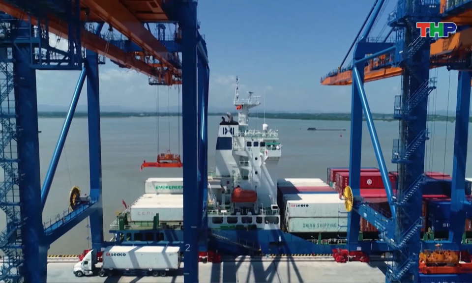 Triển khai ph&acirc;n cấp, ph&acirc;n quyền trong lĩnh vực xuất nhập khẩu