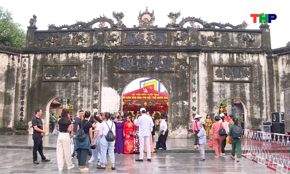 Lễ hội m&ugrave;a thu - Điểm du lịch t&acirc;m linh hấp dẫn 