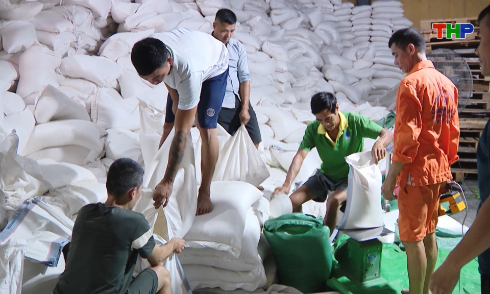 Hỗ trợ người d&acirc;n v&ugrave;ng thi&ecirc;n tai ổn định cuộc sống