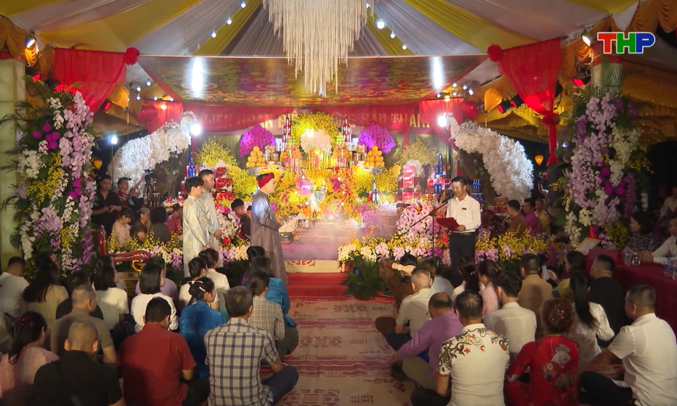 N&eacute;t đẹp diễn xướng hầu Th&aacute;nh tại Lễ hội m&ugrave;a thu C&ocirc;n Sơn - Kiếp Bạc