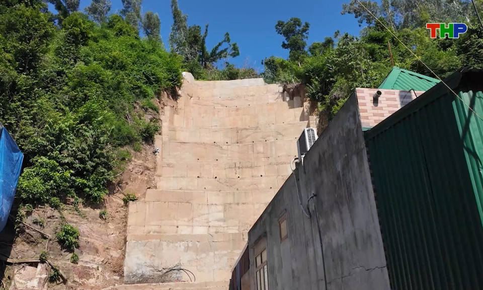 Triển khai c&aacute;c phương &aacute;n bảo đảm an to&agrave;n cho người d&acirc;n v&ugrave;ng sạt lở tại phường Đồ Sơn