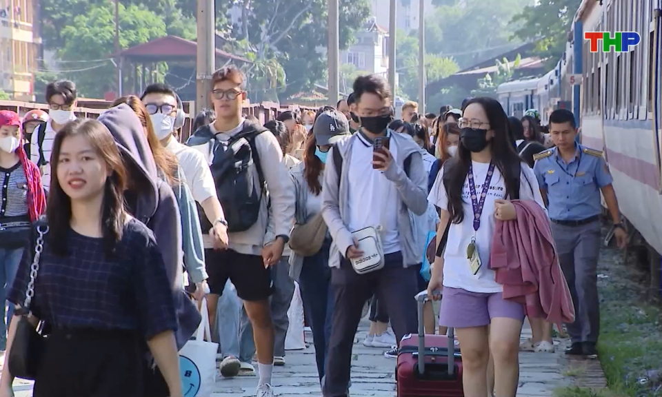 Đường sắt Hải Ph&ograve;ng thu h&uacute;t du kh&aacute;ch