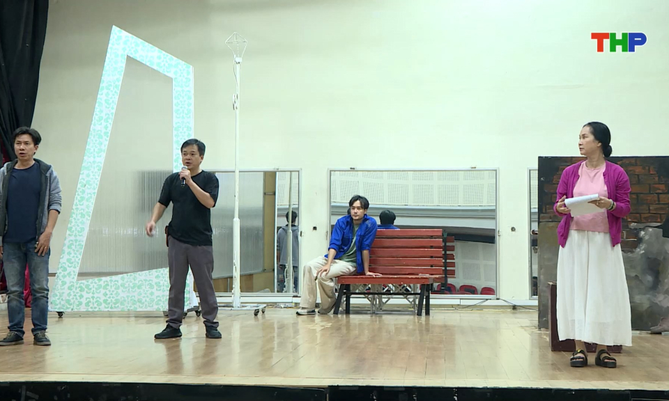 Chuẩn bị cho S&acirc;n khấu truyền h&igrave;nh th&aacute;ng 11