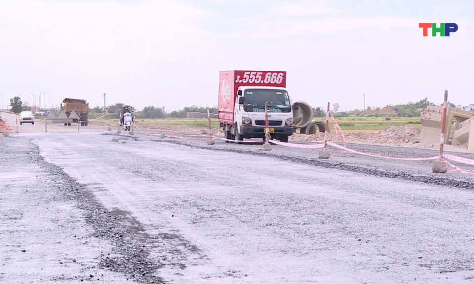 Bảo đảm tiến độ dự &aacute;n cầu s&ocirc;ng H&oacute;a