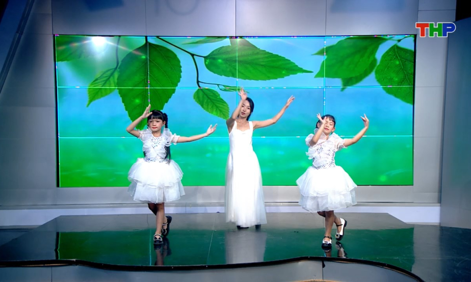 Vitamin tuổi hồng: Hành trình của lá