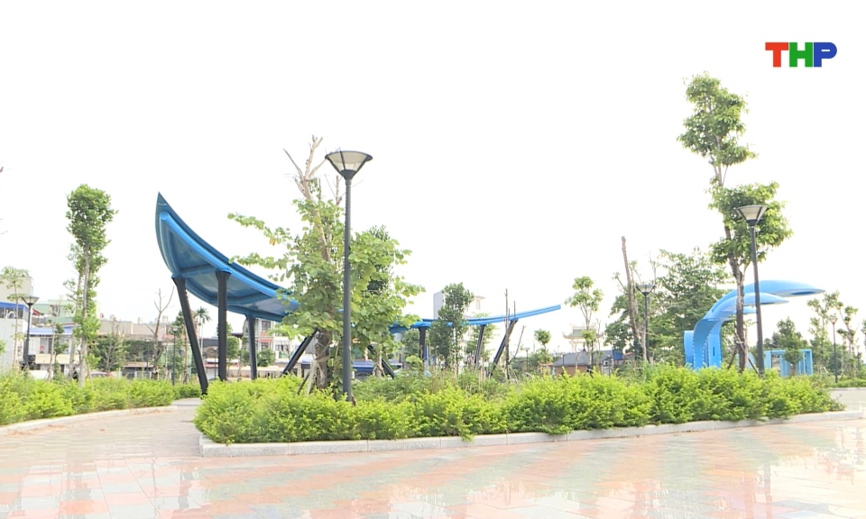 Chỉnh trang c&ocirc;ng vi&ecirc;n c&acirc;y xanh n&uacute;t giao Nam Cầu B&iacute;nh