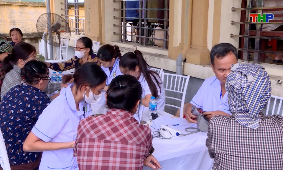 Vì cộng đồng: Quản lý sức khỏe định kỳ cho người cao tuổi tại cộng đồng