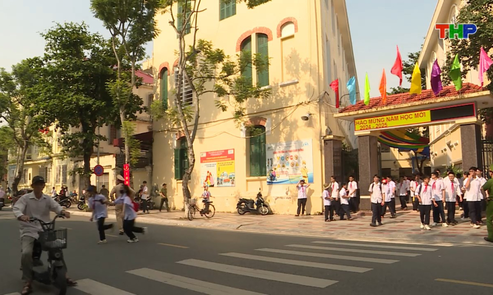 An toàn giao thông: Lan tỏa văn hóa giao thông từ "Cổng trường an toàn giao thông"