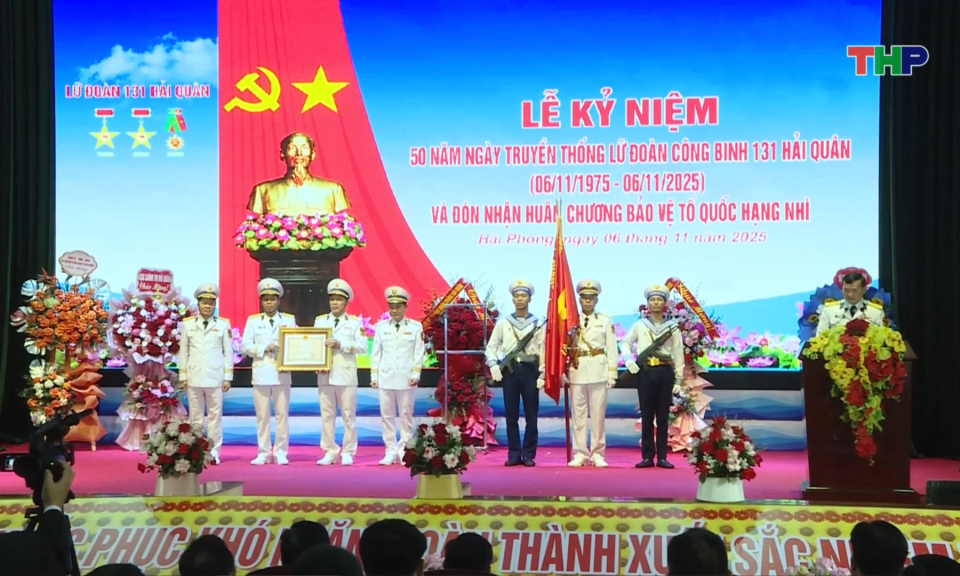 Lữ đoàn Công binh 131 Hải quân đón nhận Huân chương Bảo vệ Tổ quốc hạng nhì