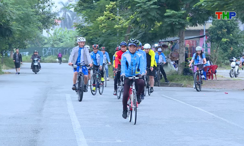 Cận cảnh: Vòng quay yêu thương