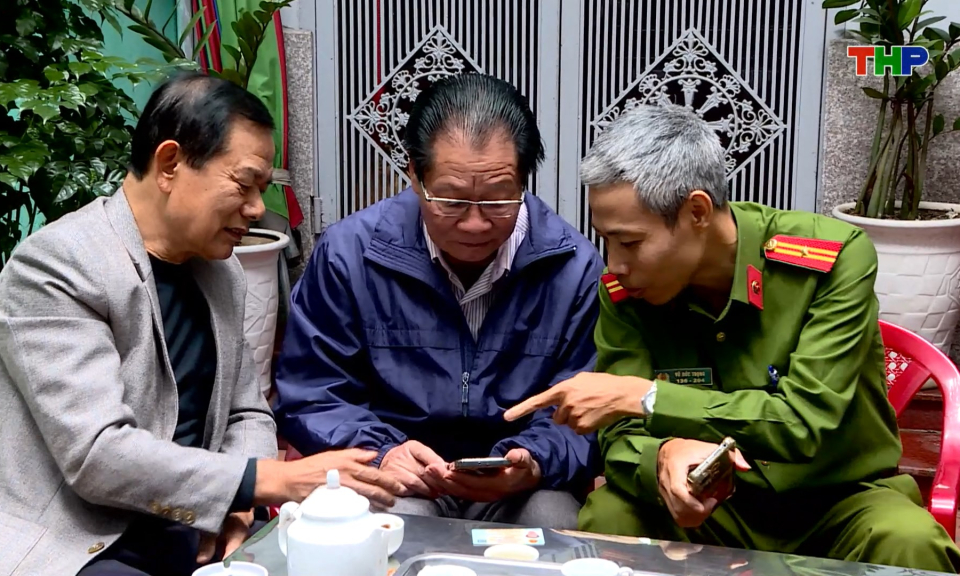 Hỗ trợ người cao tuổi tiếp cận kỹ năng số