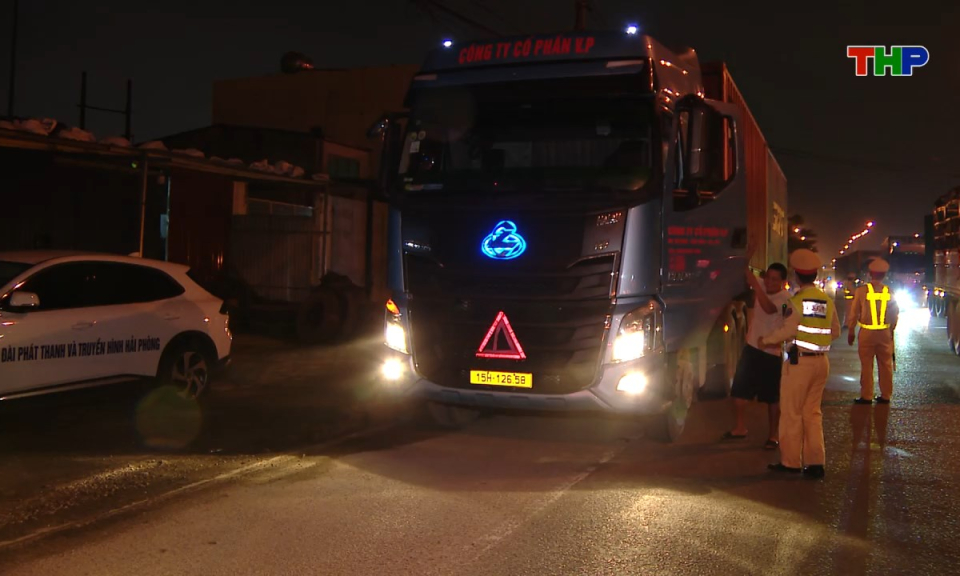 An toàn giao thông: Tuyên truyền, xử lý vi phạm nồng độ cồn khi lái xe