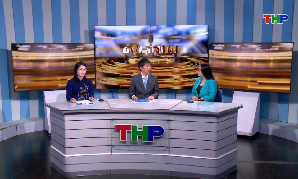 Đối thoại: Cần tạo th&ecirc;m ch&iacute;nh s&aacute;ch đột ph&aacute; để ph&aacute;t triển đội ngũ nh&agrave; gi&aacute;o