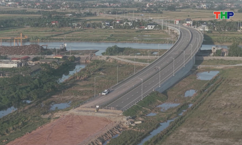 Đường v&agrave; cầu vượt s&ocirc;ng H&oacute;a chậm đưa v&agrave;o khai th&aacute;c