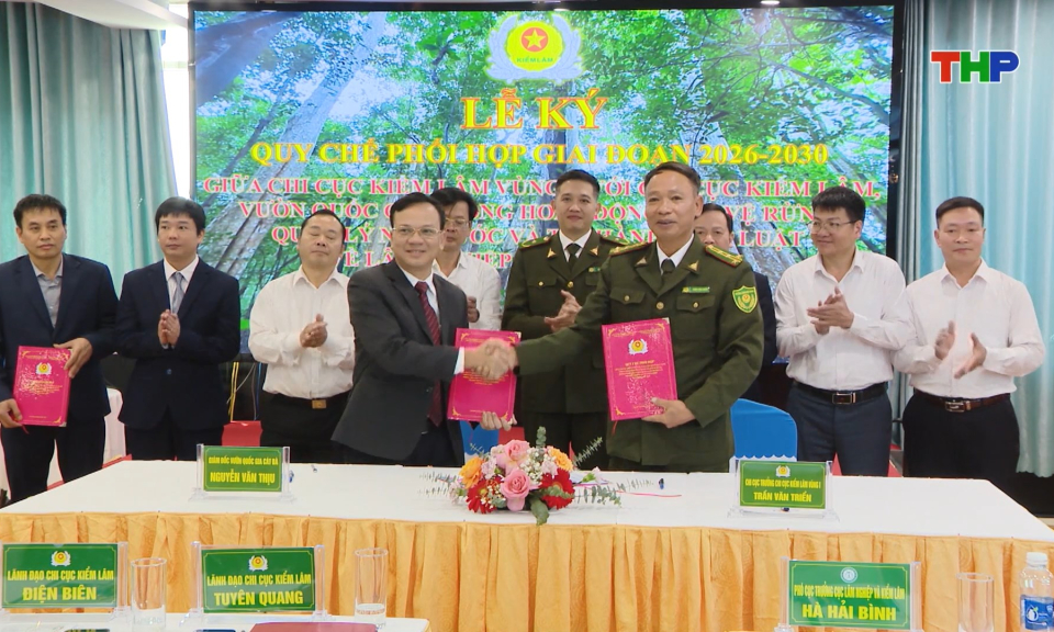 Phối hợp bảo vệ t&agrave;i nguy&ecirc;n rừng