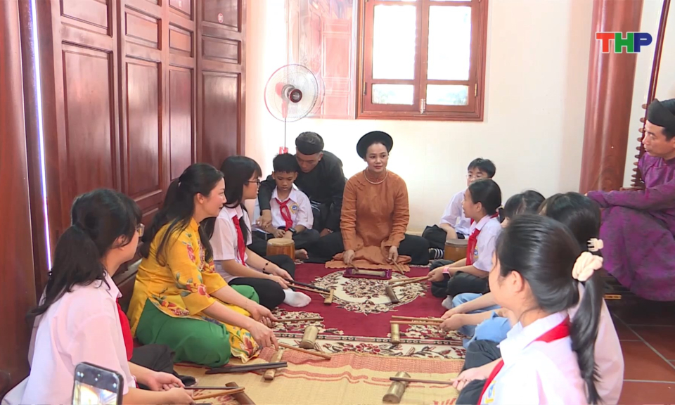 Đưa nghệ thuật ca tr&ugrave; v&agrave;o trường học