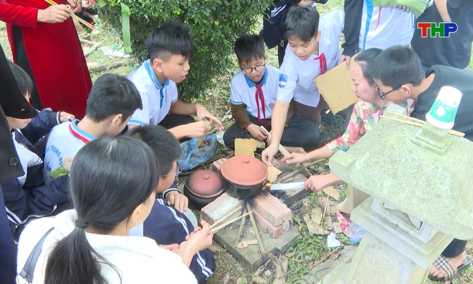 Đa dạng hoạt động trải nghiệm tại Văn miếu Mao Điền