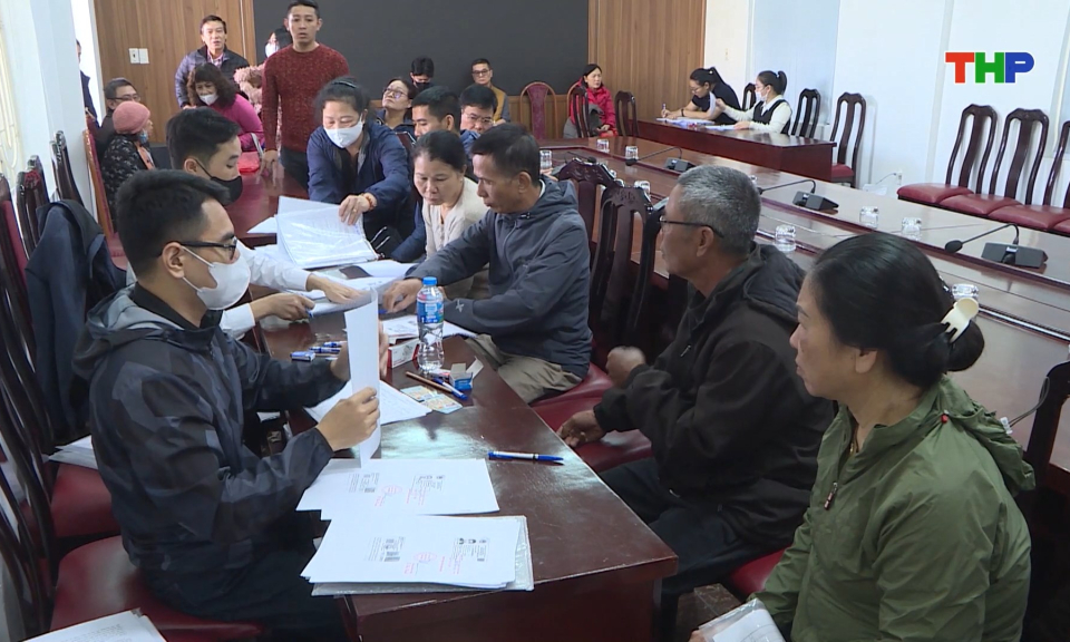 Hỗ trợ người d&acirc;n di chuyển khỏi chung cư cũ