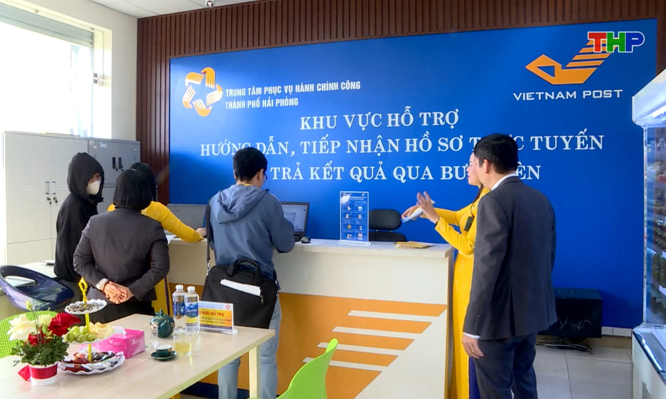 Hỗ trợ thực hiện thủ tục h&agrave;nh ch&iacute;nh qua bưu điện