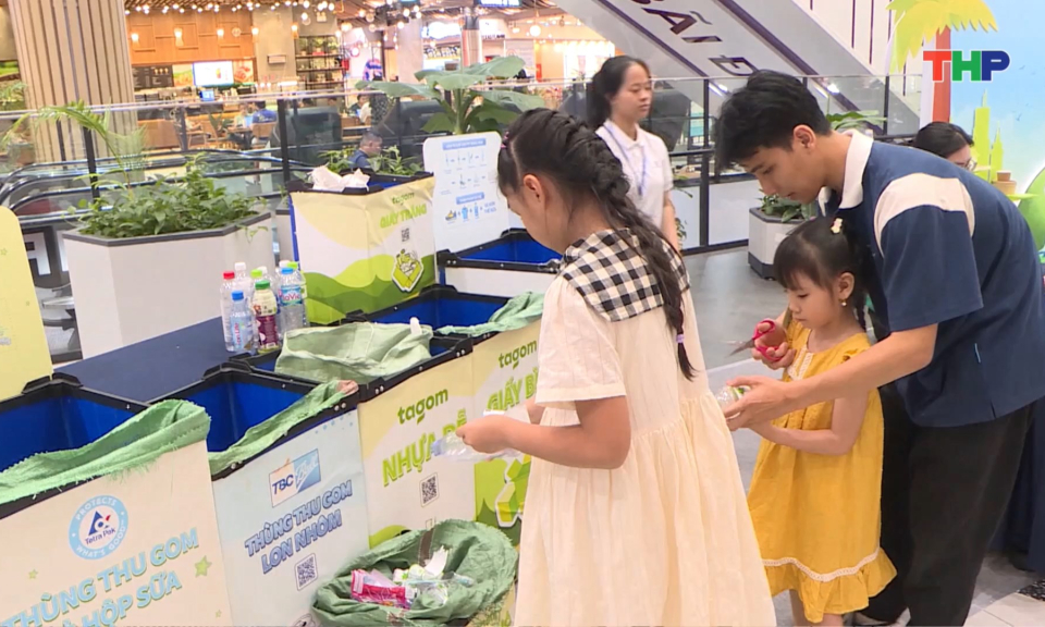Chung tay nỗ lực giảm r&aacute;c thải nhựa 