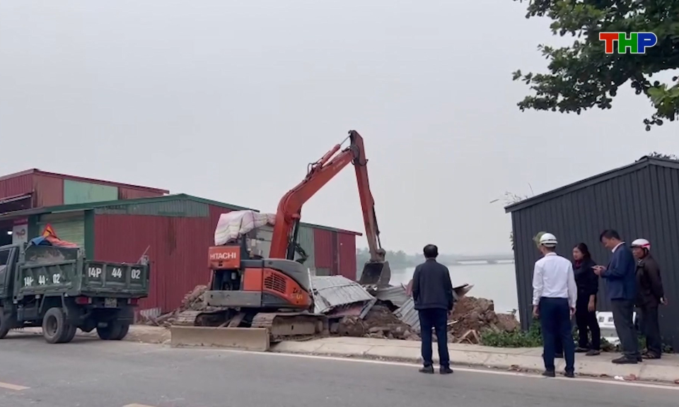 Khắc phục hậu quả với c&ocirc;ng tr&igrave;nh vi phạm tại khu vực s&ocirc;ng S&agrave;ng