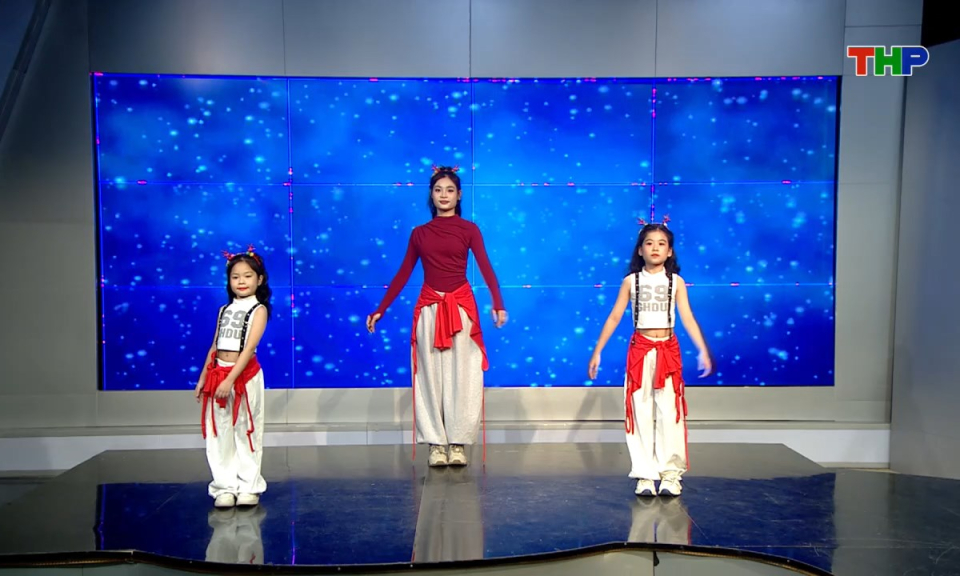 Vitamin tuổi hồng: Sàn nhảy cầu vồng (Phần 13)