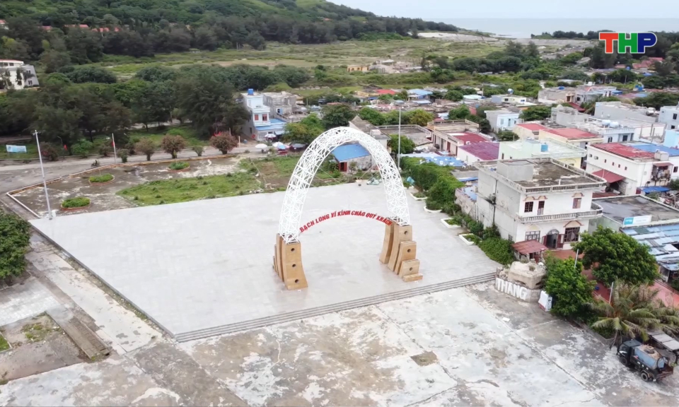 Lãnh đạo thành phố làm việc tại đặc khu Bạch Long Vĩ      