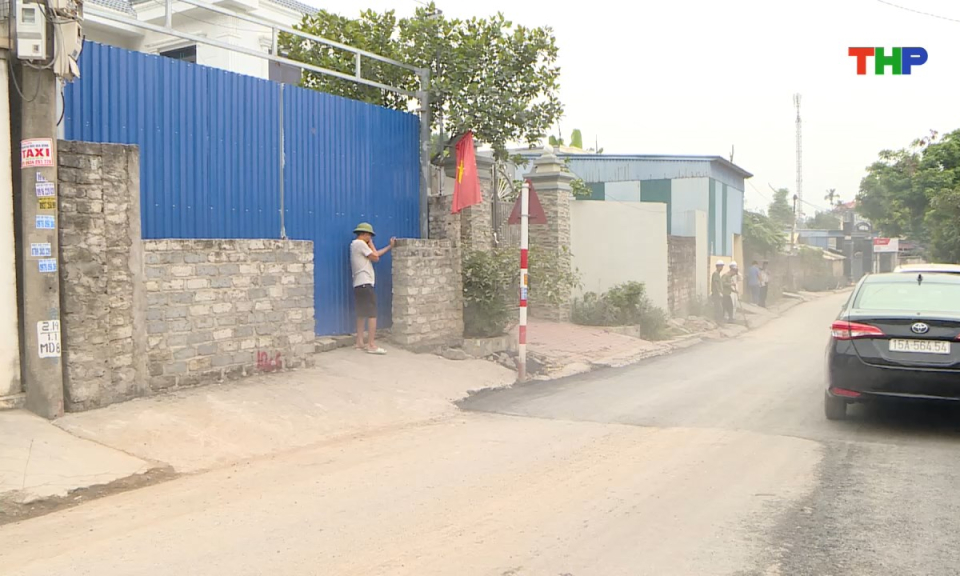 Pháp luật và cuộc sống: Khắc phục khó khăn trong phát triển giao thông nông thôn