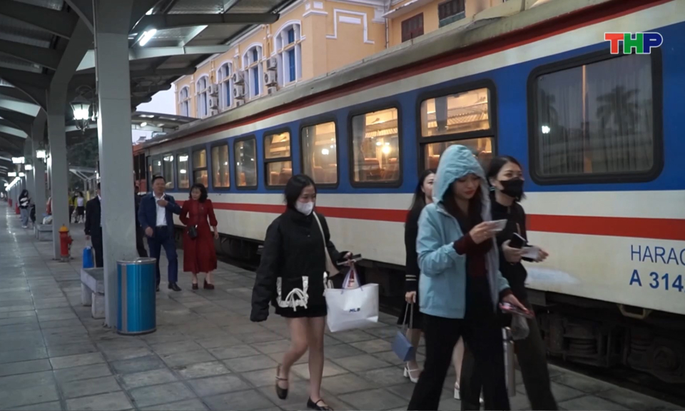 Nâng cao hiệu quả chuyến tàu Đông - Tây thành phố