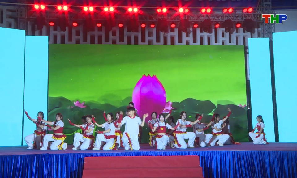 Sôi động chương trình vũ điệu công nhân thời đại mới