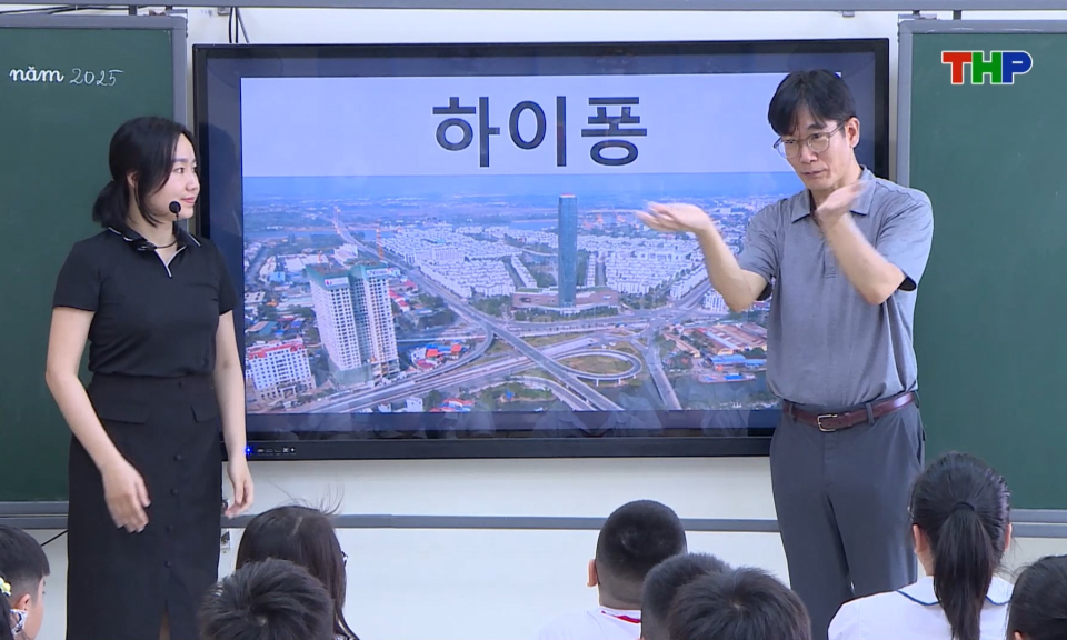 Tăng cường hợp t&aacute;c trong lĩnh vực gi&aacute;o dục