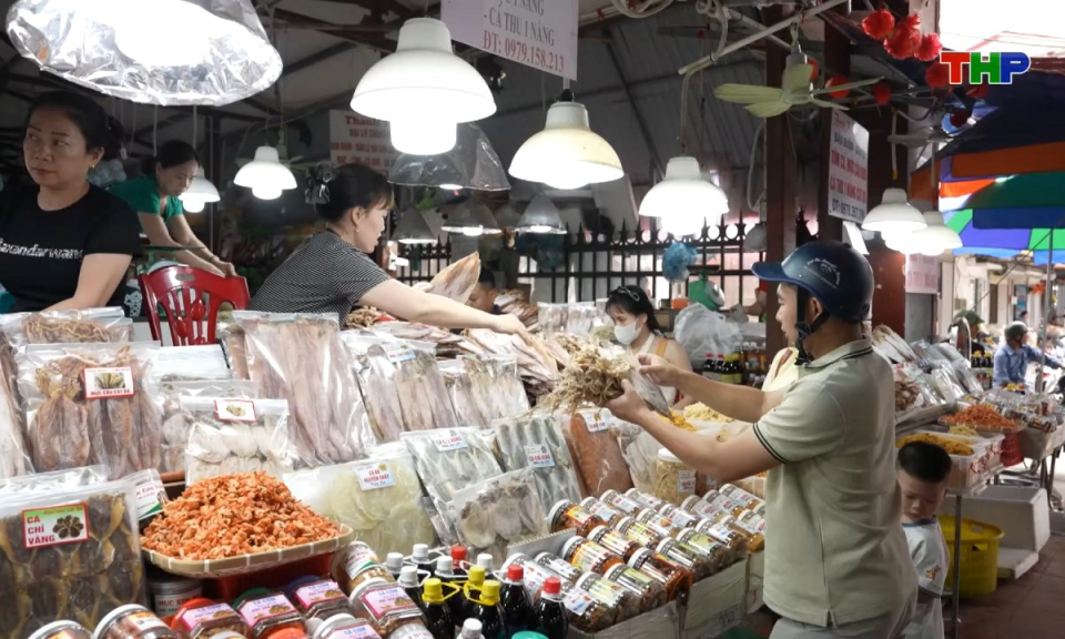 Ph&oacute;ng sự: Vị biển tr&ecirc;n đảo ngọc C&aacute;t B&agrave;