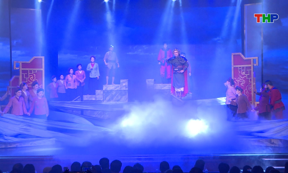 C&ocirc;ng diễn vở cải lương &ldquo;Anh h&ugrave;ng thời tao loạn&rdquo;