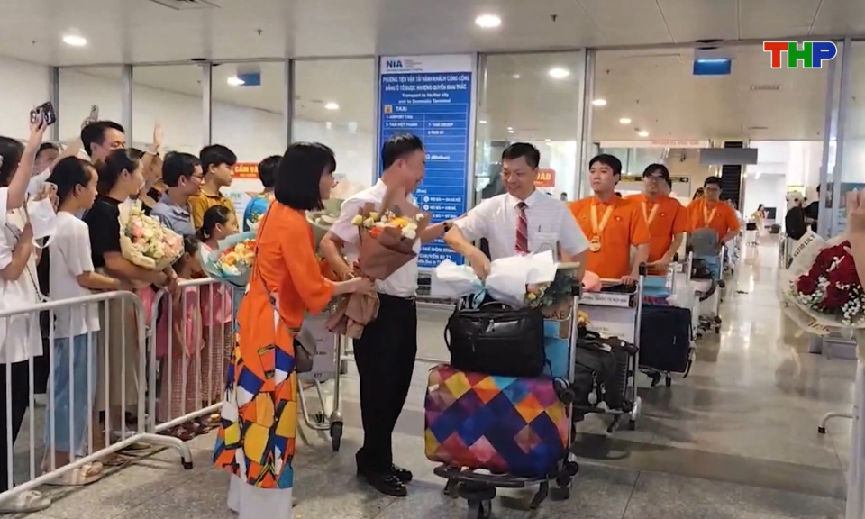 Nhiều ch&iacute;nh s&aacute;ch khen thưởng học sinh giỏi