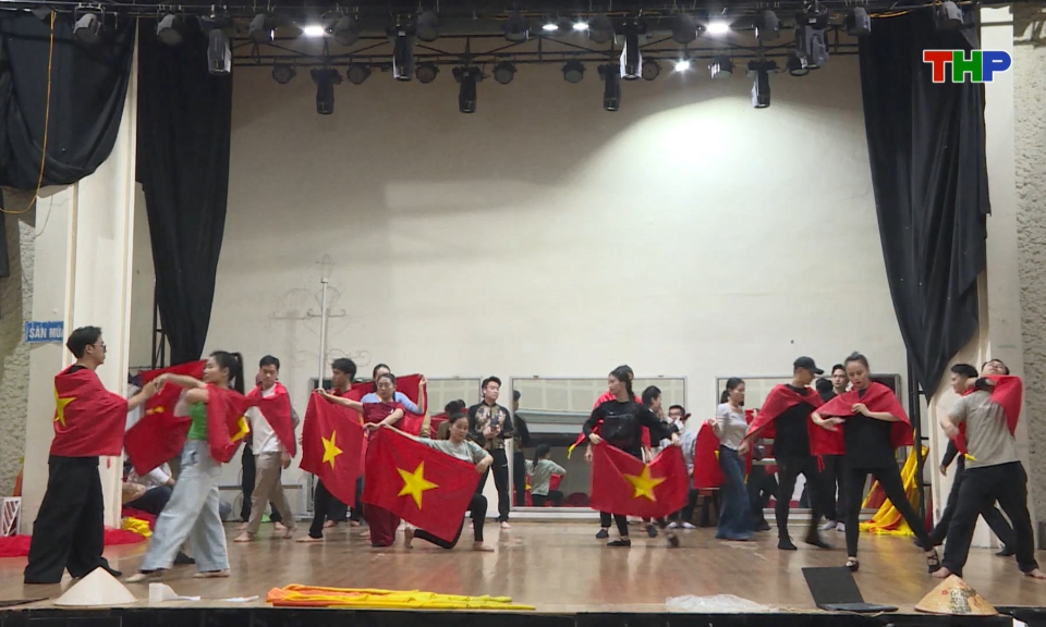 Sẵn s&agrave;ng cho chương tr&igrave;nh nghệ thuật kỷ niệm 80 năm Ng&agrave;y Tổng tuyển cử đầu ti&ecirc;n