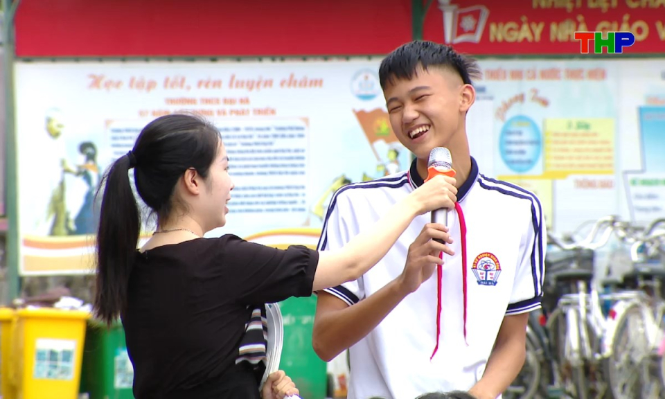 Ph&oacute;ng sự: Những người n&acirc;ng bước em thơ