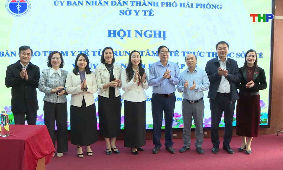 B&agrave;n giao 114 trạm y tế về UBND cấp x&atilde; quản l&yacute;