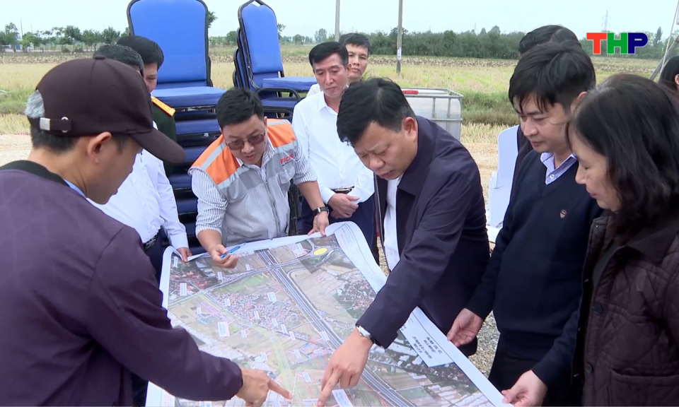 Kiểm tra c&ocirc;ng t&aacute;c chuẩn bị khởi c&ocirc;ng, kh&aacute;nh th&agrave;nh c&aacute;c dự &aacute;n dịp 19/12