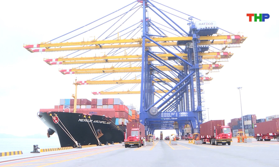 Sản lượng h&agrave;ng qua cảng Hải Ph&ograve;ng duy tr&igrave; đ&agrave; tăng trưởng